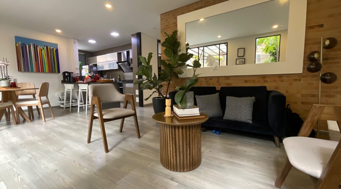 WhatsApp Image 2025-10-31 at 1.04.00 PM (1)