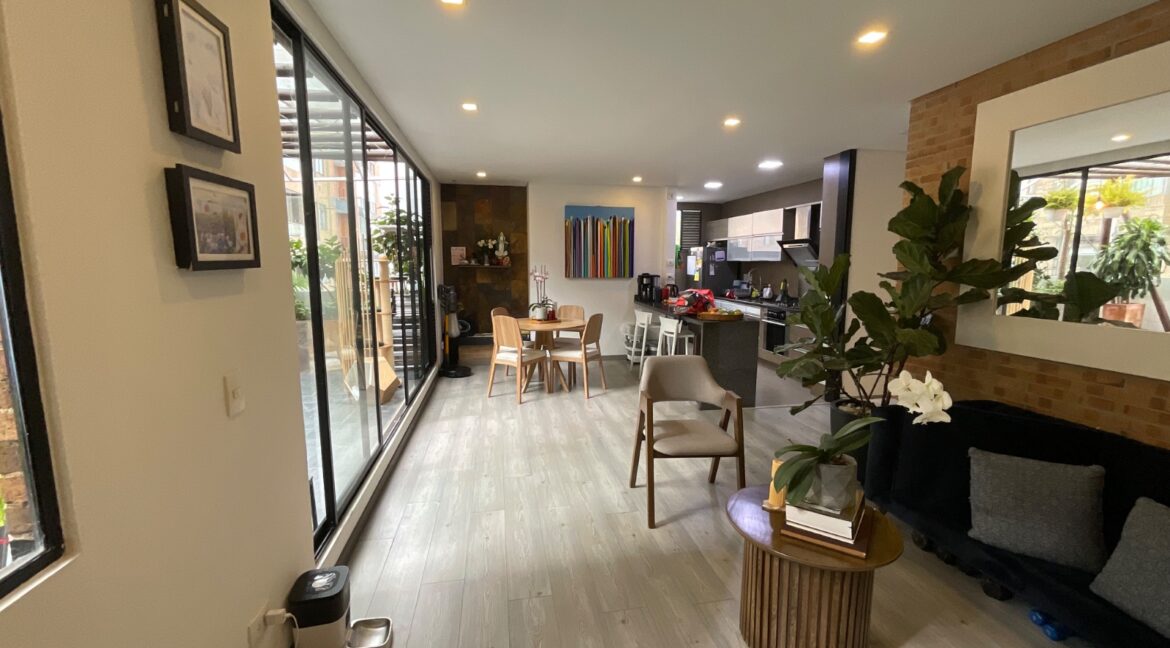 WhatsApp Image 2025-10-31 at 1.04.00 PM