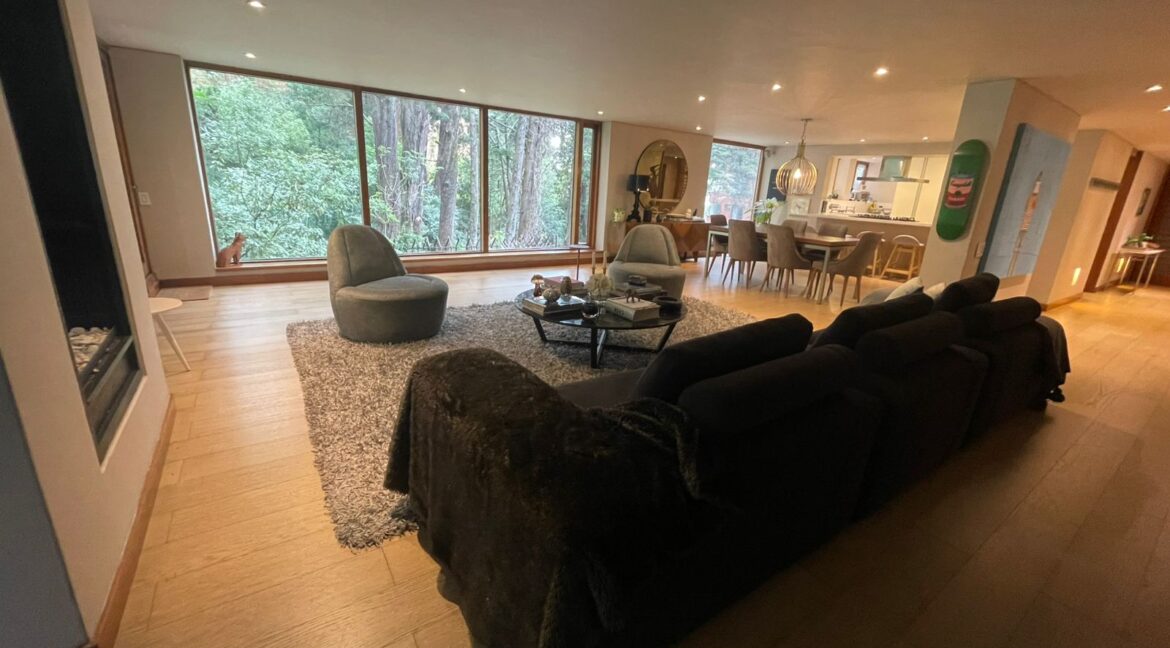 WhatsApp Image 2025-10-08 at 10.02.19 AM (1)